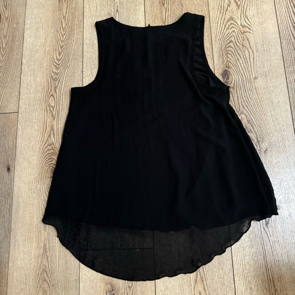 Urban Episode black sleeveless tank V neck blouse, high low hem, fully lined, M - Picture 7 of 10